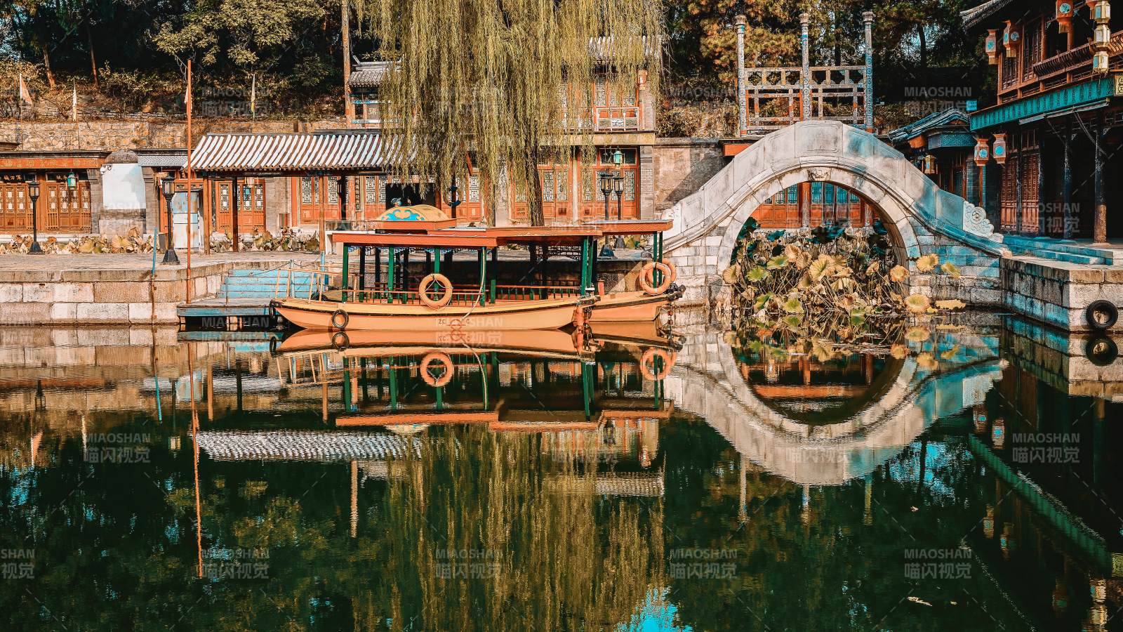 颐和园古桥倒影图片