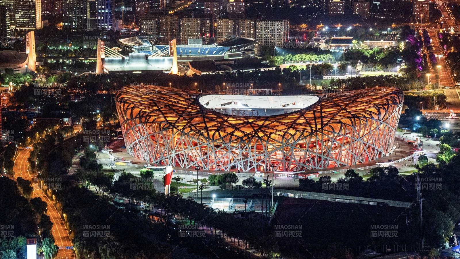 北京鸟巢夜景璀璨图片