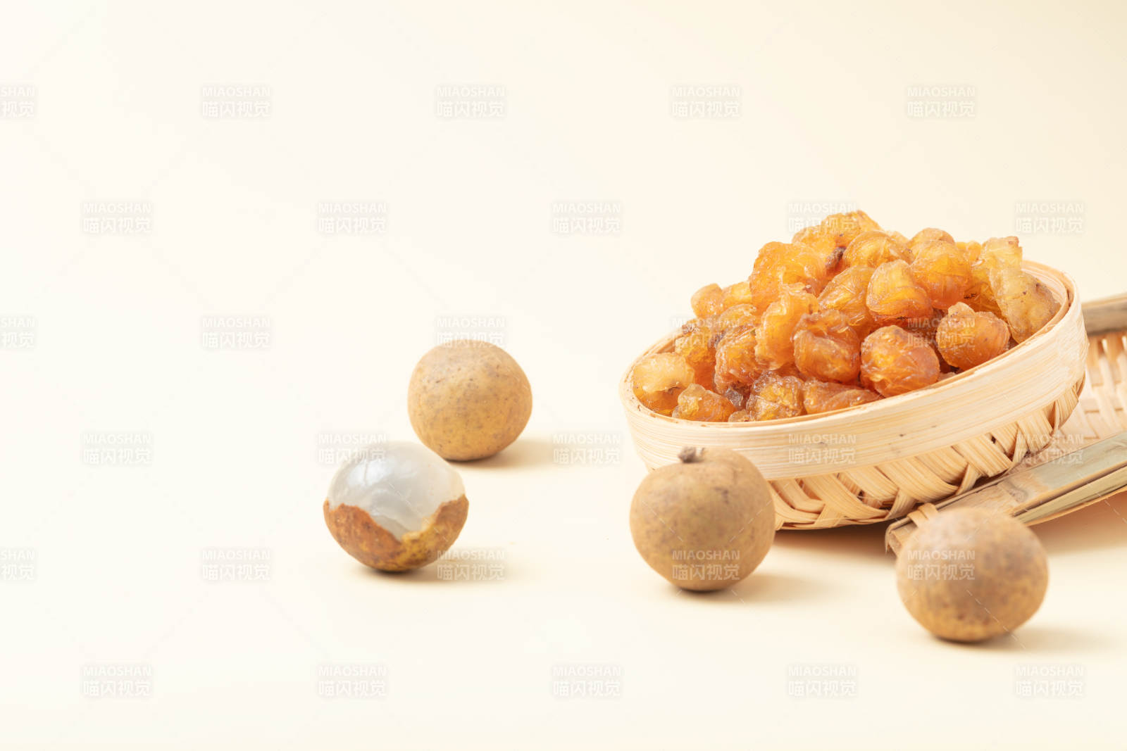 龙眼干与新鲜龙眼图片