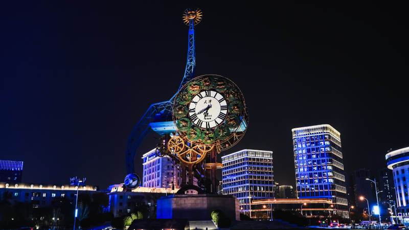 天津世纪钟雄姿图片