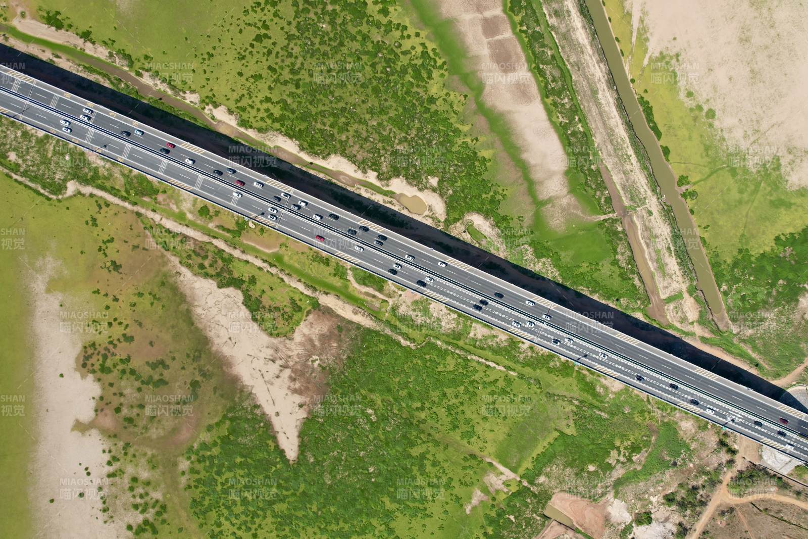 高速公路俯瞰图图片