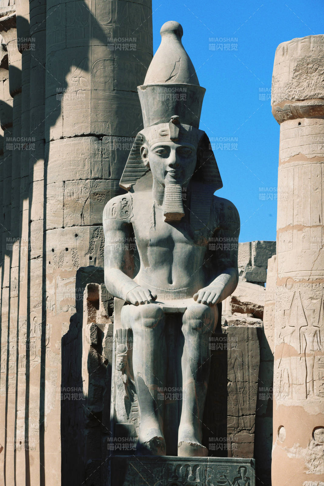 古埃及法老雕像图片