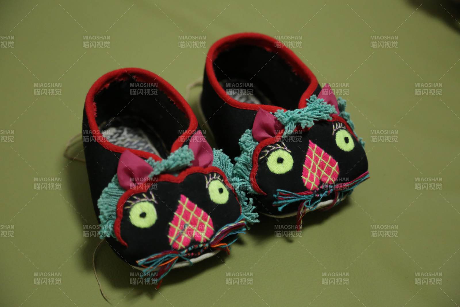 猫咪造型童鞋图片