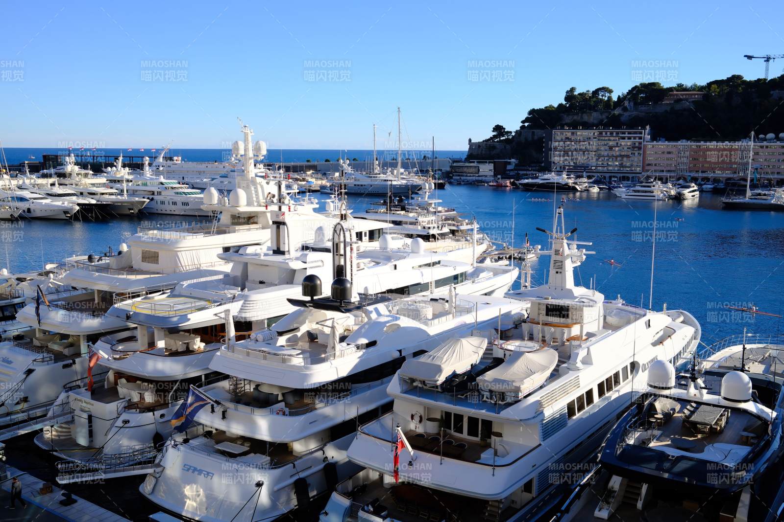 豪华游艇港湾图片