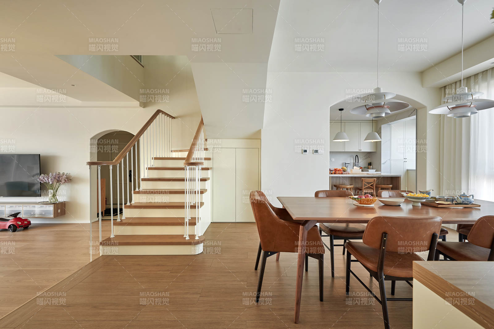 现代家居客厅餐厅图片