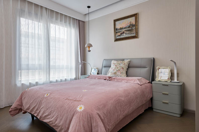 温馨粉色卧室图片