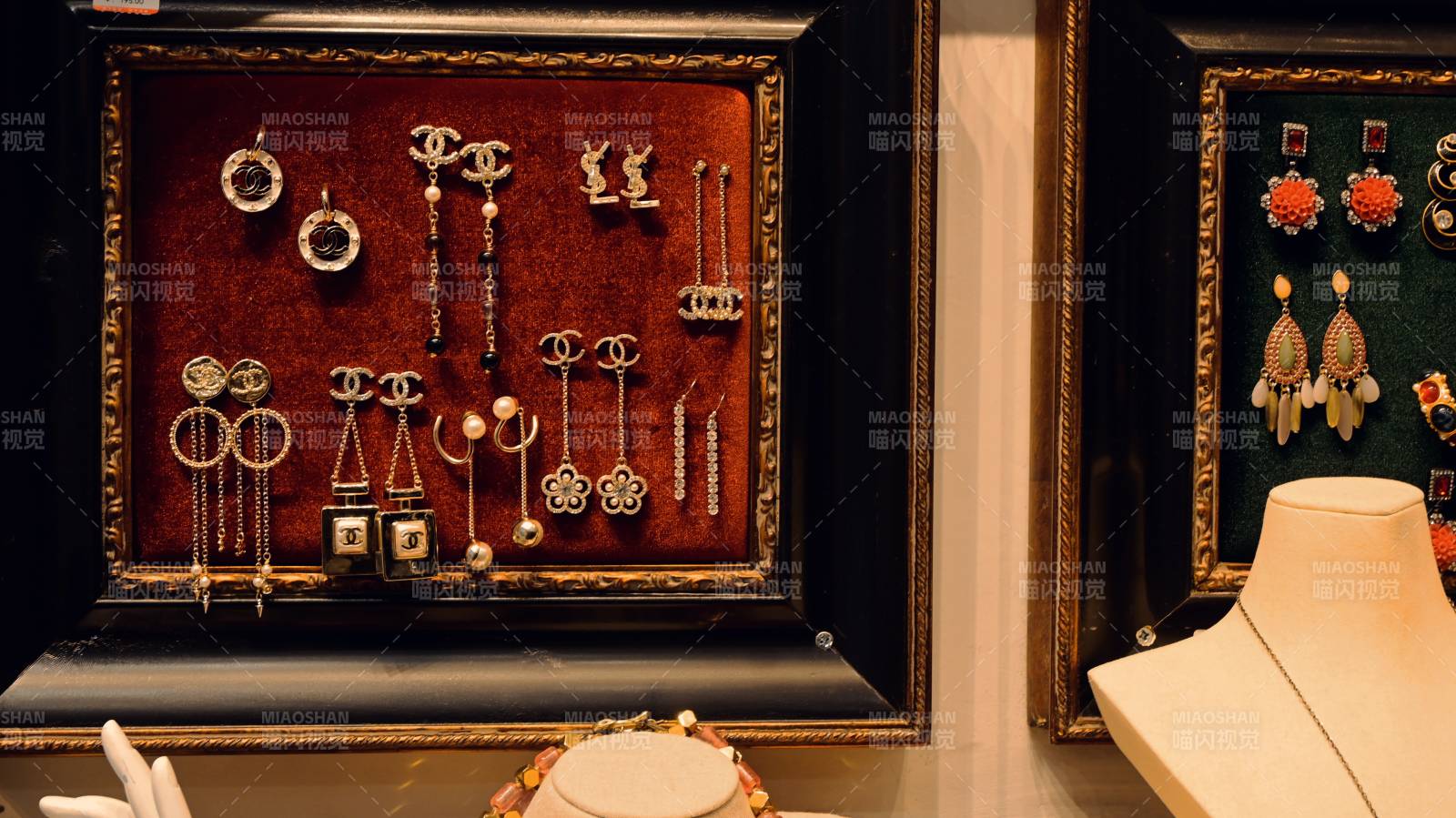 精美珠宝展示柜图片
