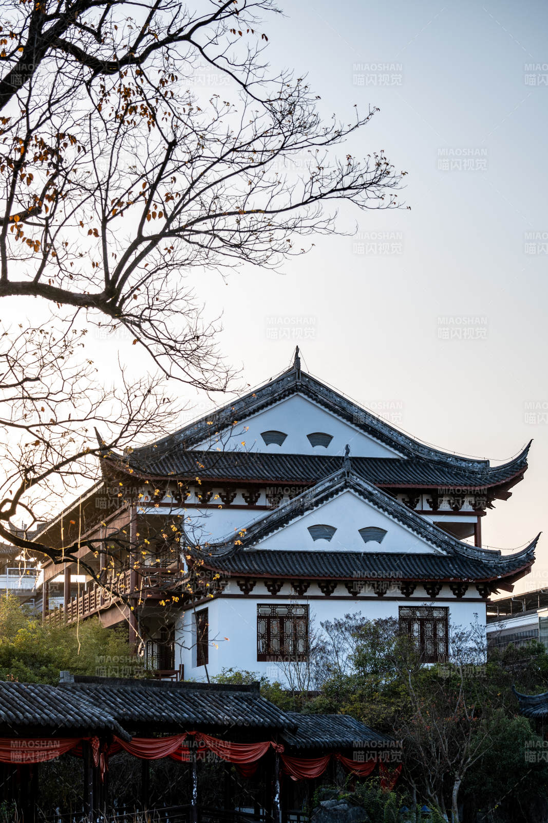 古建筑晨景图片