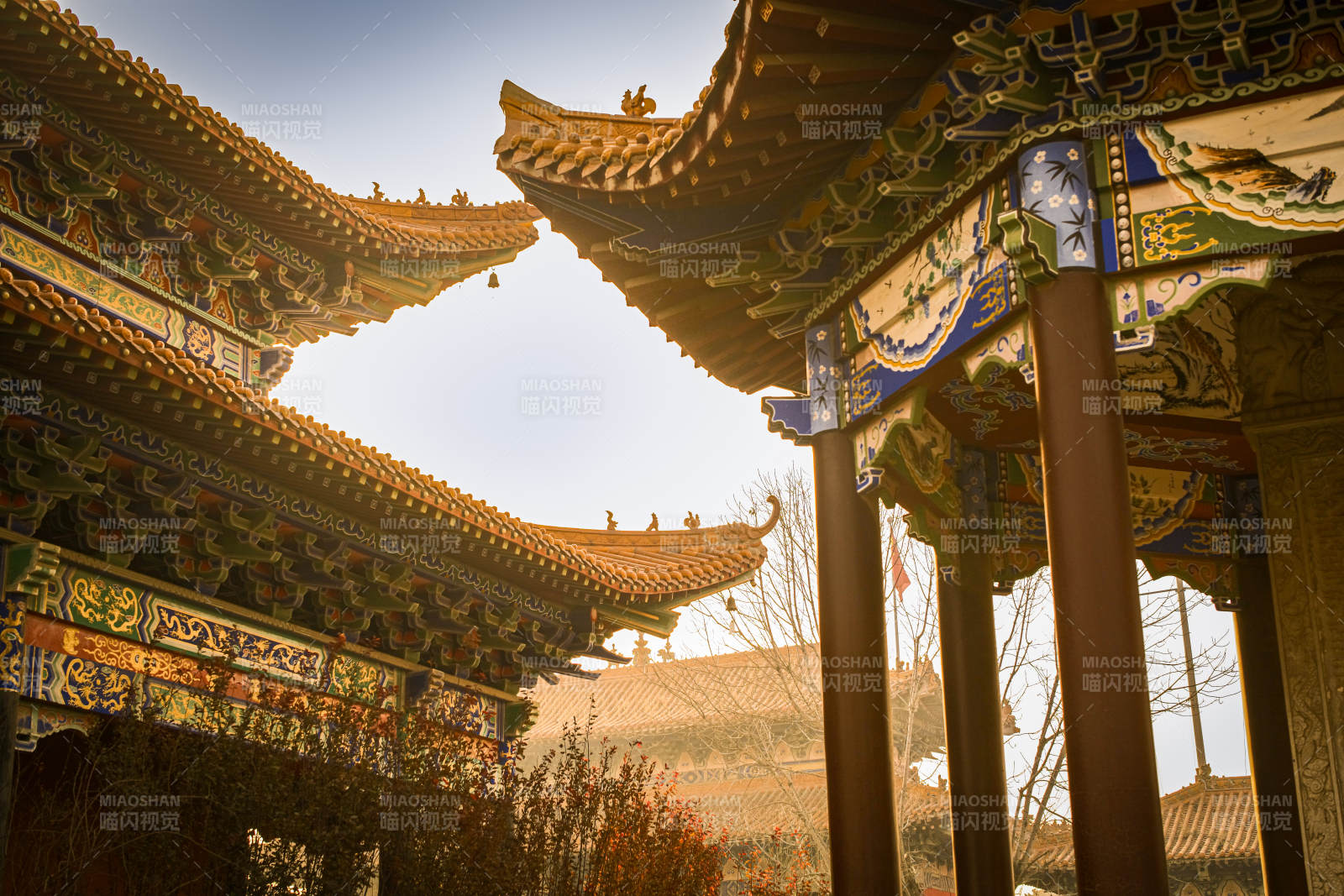 大悲禅寺古寺飞檐映斜阳图片