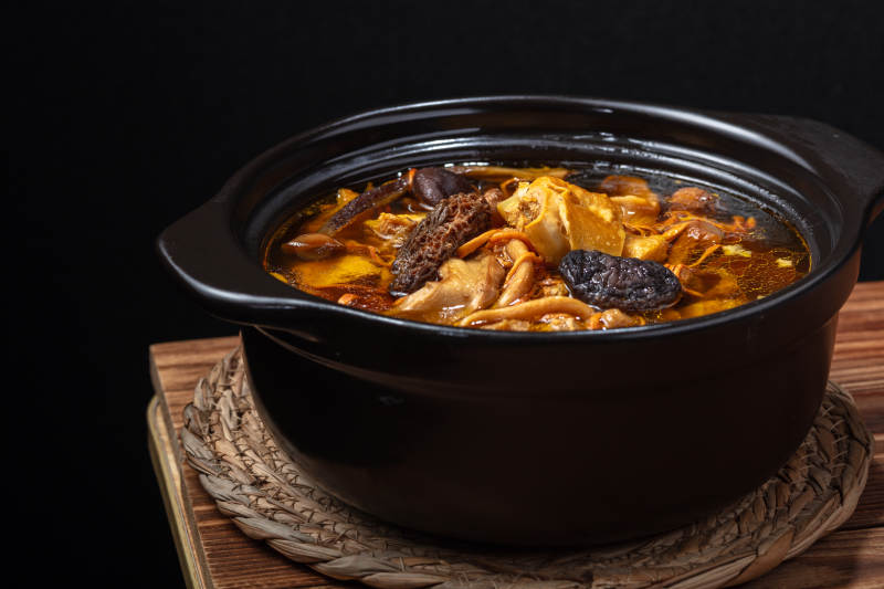 滋补菌菇炖鸡汤图片