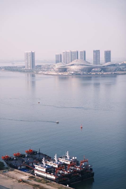 海港城市风光，湛江金沙湾图片