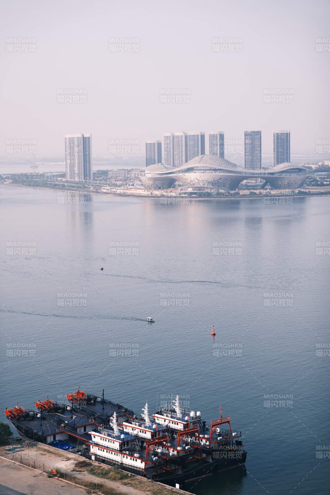海港城市风光，湛江金沙湾图片