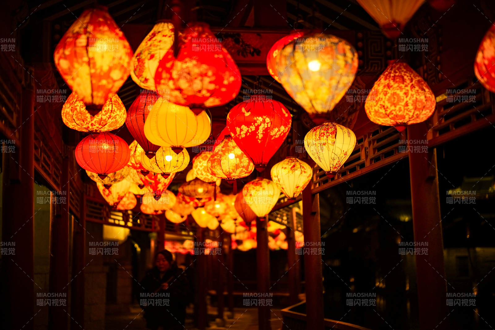 灯火阑珊夜景图片