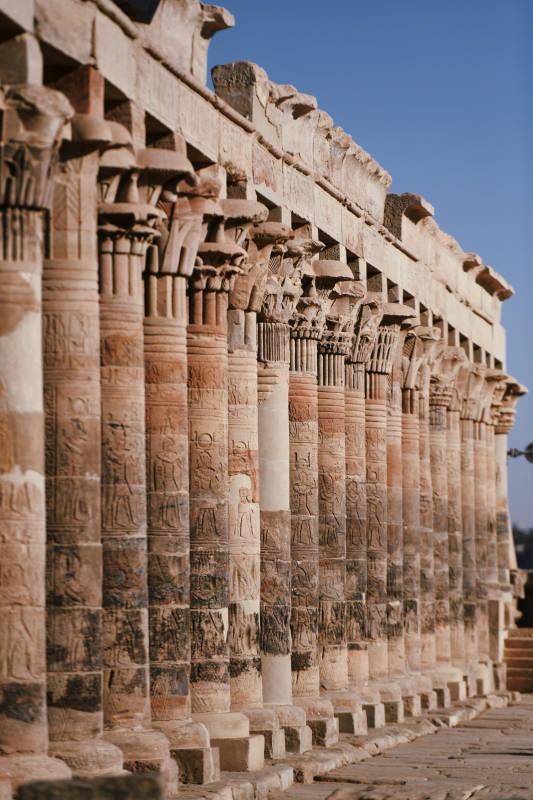 古埃及神庙柱廊图片