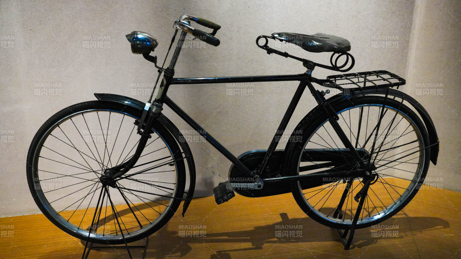 复古自行车展示图片