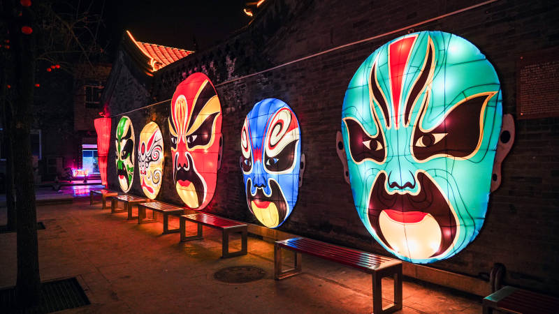 廊坊胜芳彩灯脸谱夜景图片