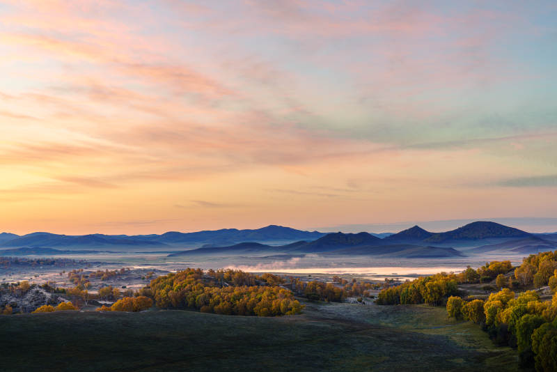 坝上乌兰木统敖包图晨曦山野风光图片