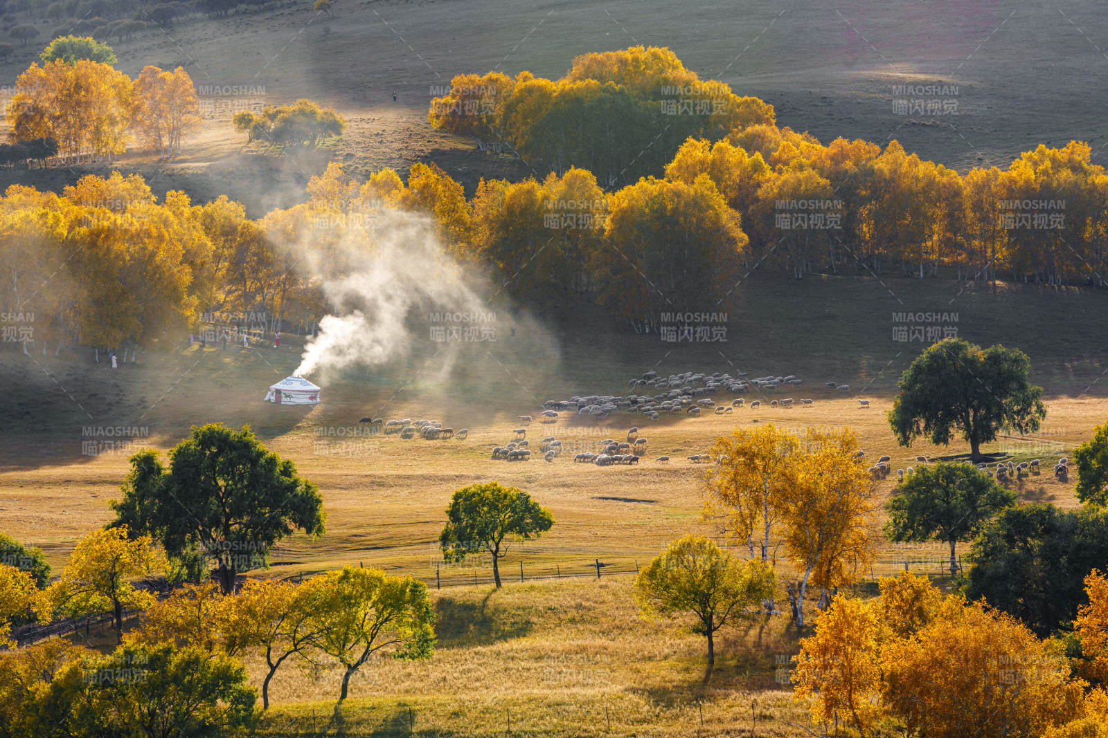坝上桦木沟蛤蟆坝秋野炊烟袅袅图片