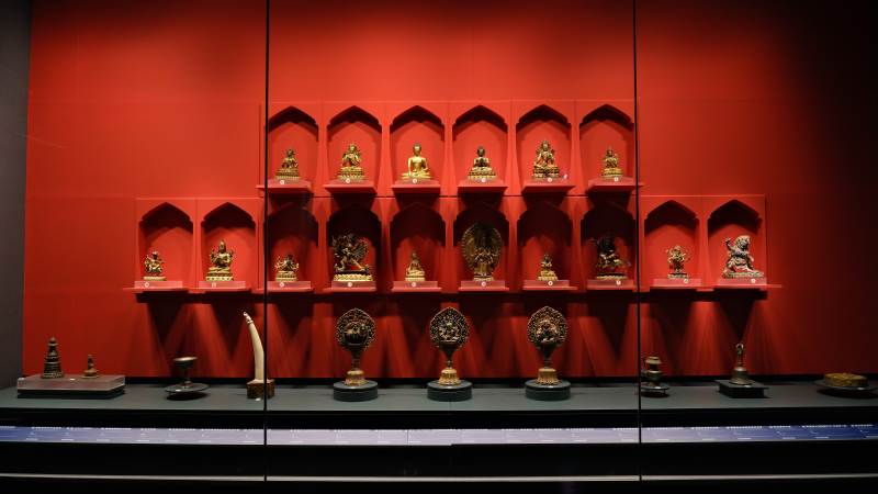 青海省博 明清金铜造像墙图片