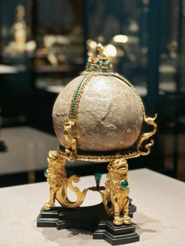 奥地利艺术博物馆金狮托宝蛋图片