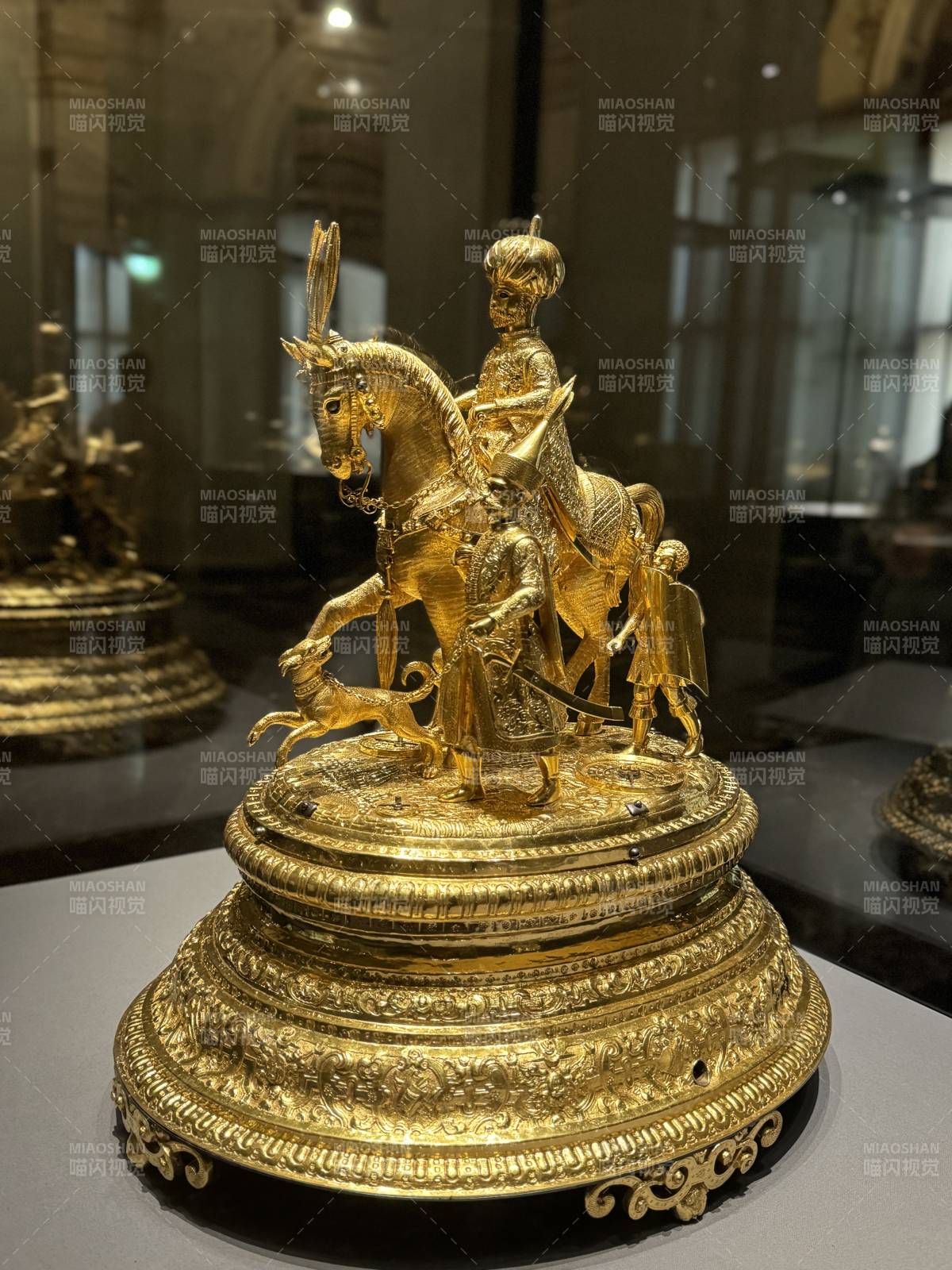 奥地利艺术博物馆金骑马人物雕塑图片