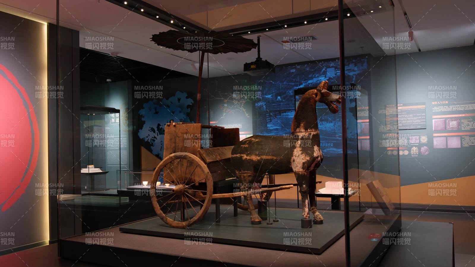 青海省博•汉•木轺车图片