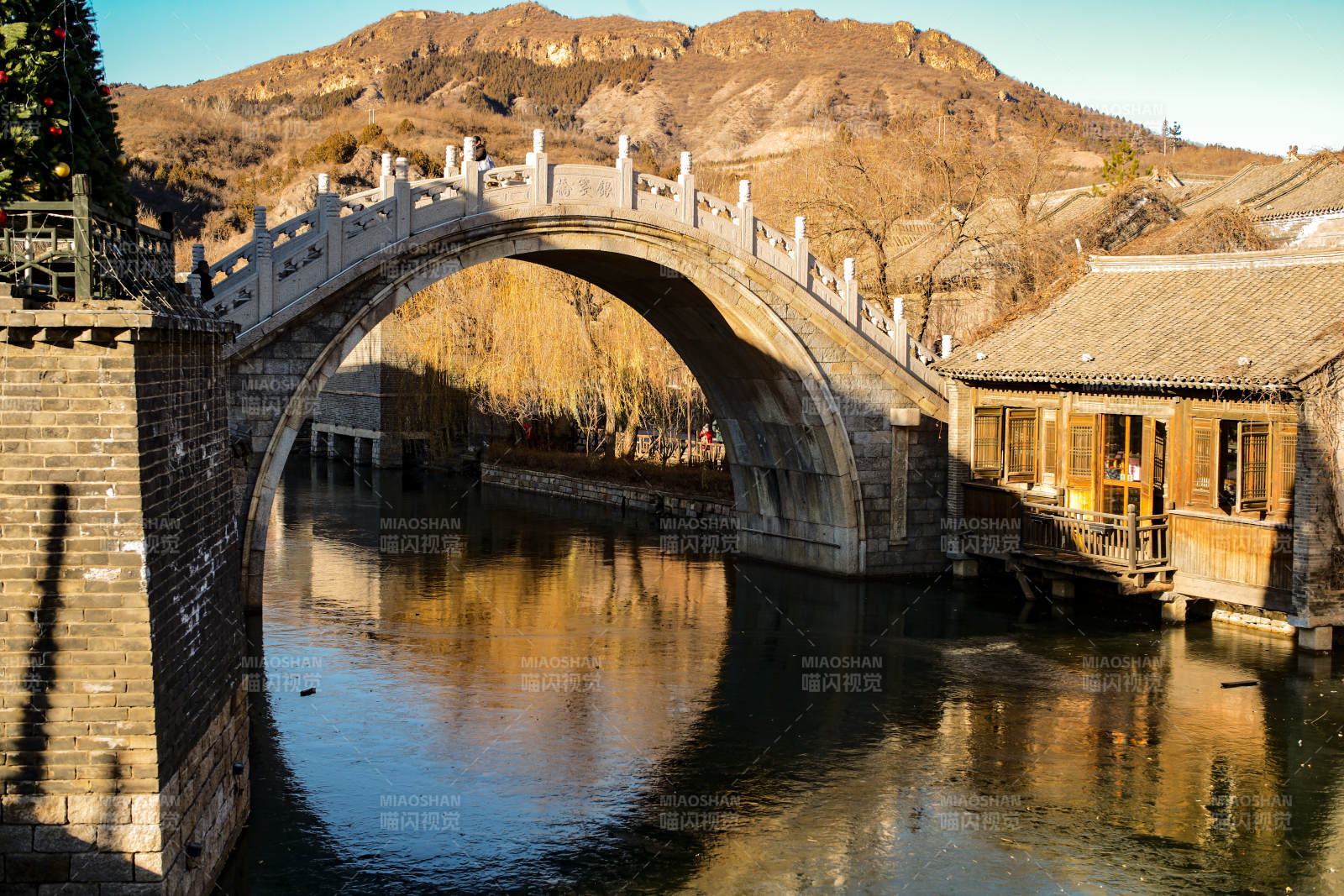 古北水镇 古桥映水静谧景图片