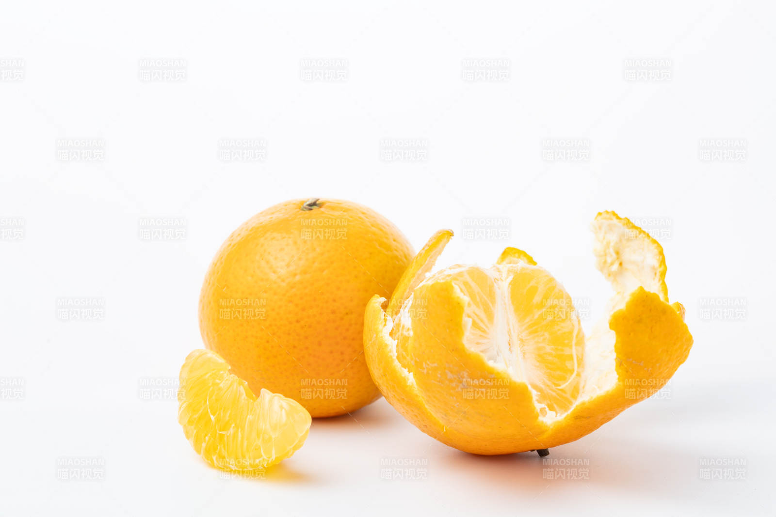 新鲜皇帝柑切片图片