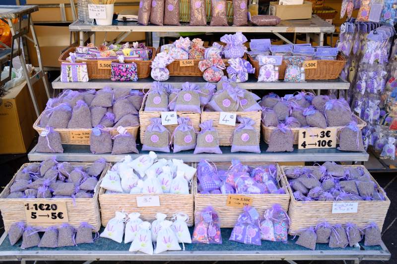 薰衣草香包摊位图片