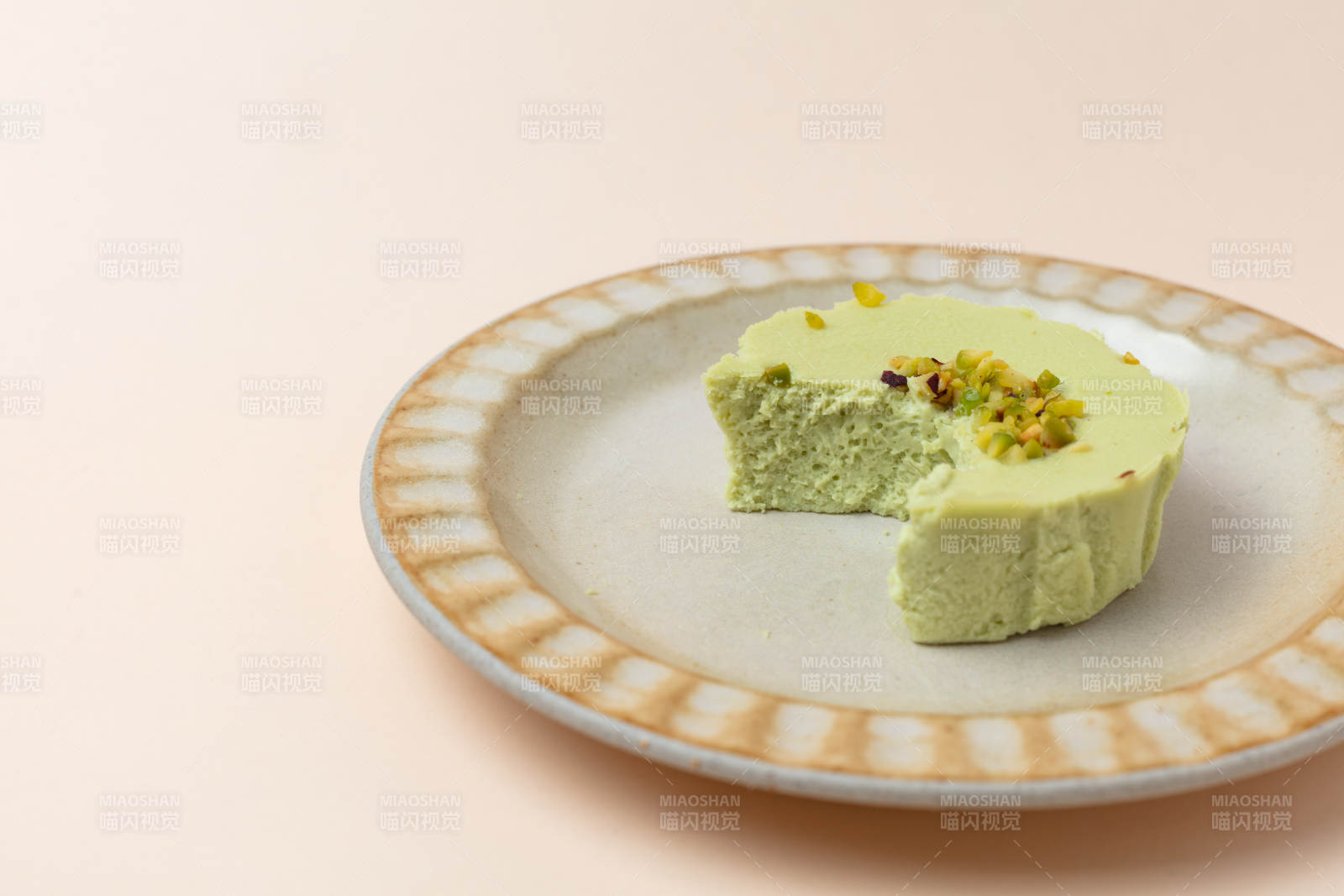 开心果巴斯克蛋糕图片