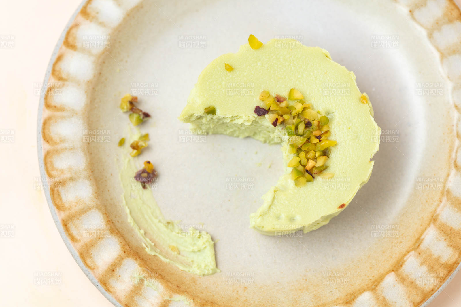 开心果巴斯克蛋糕图片