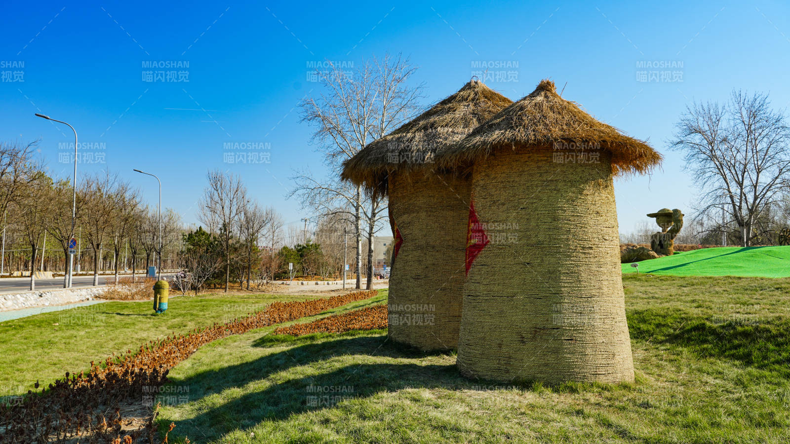 草屋公园美景图片