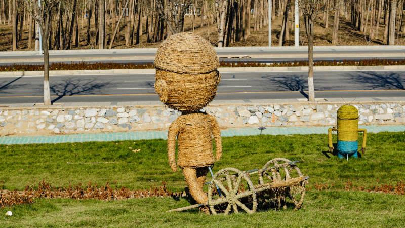 草人推车田园景图片