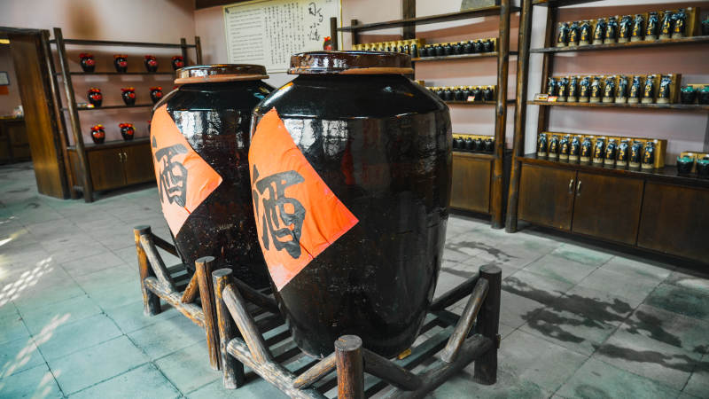 酒坛陈列室图片