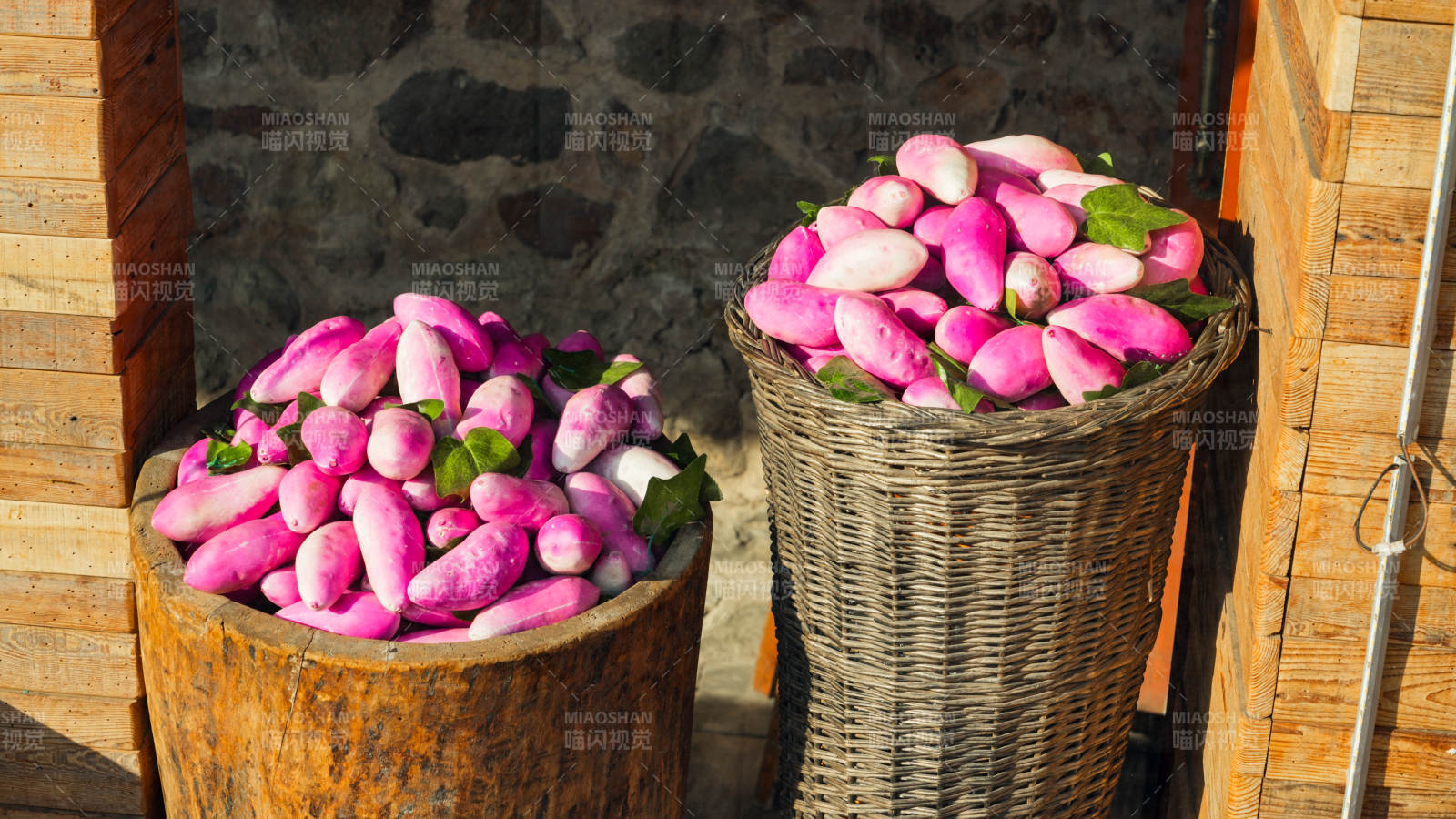 古北水镇粉色糖果装篮子图片