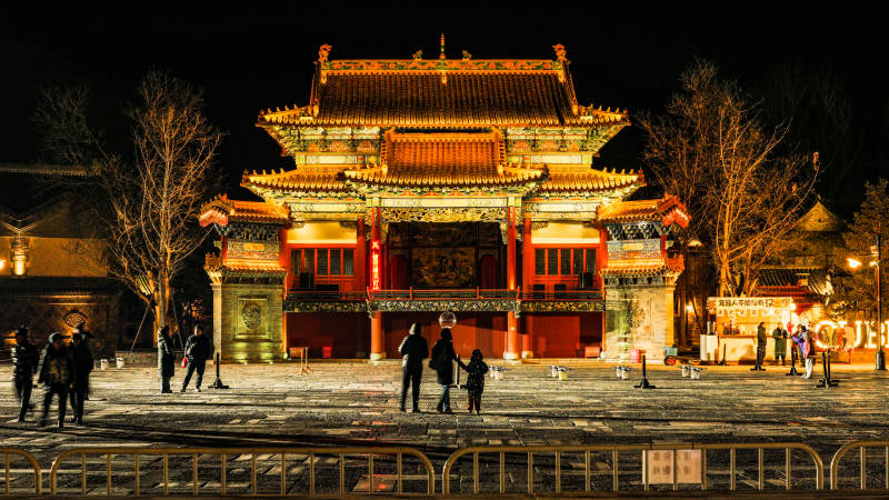 古北水镇夜幕下的古建筑图片