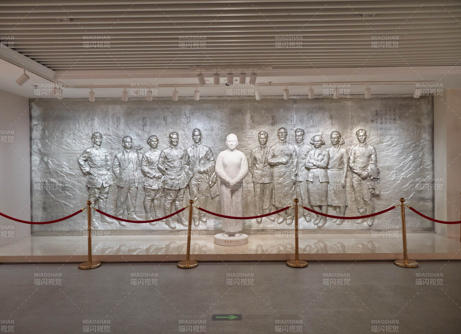 北京宋庆龄故居展厅内陈列图片