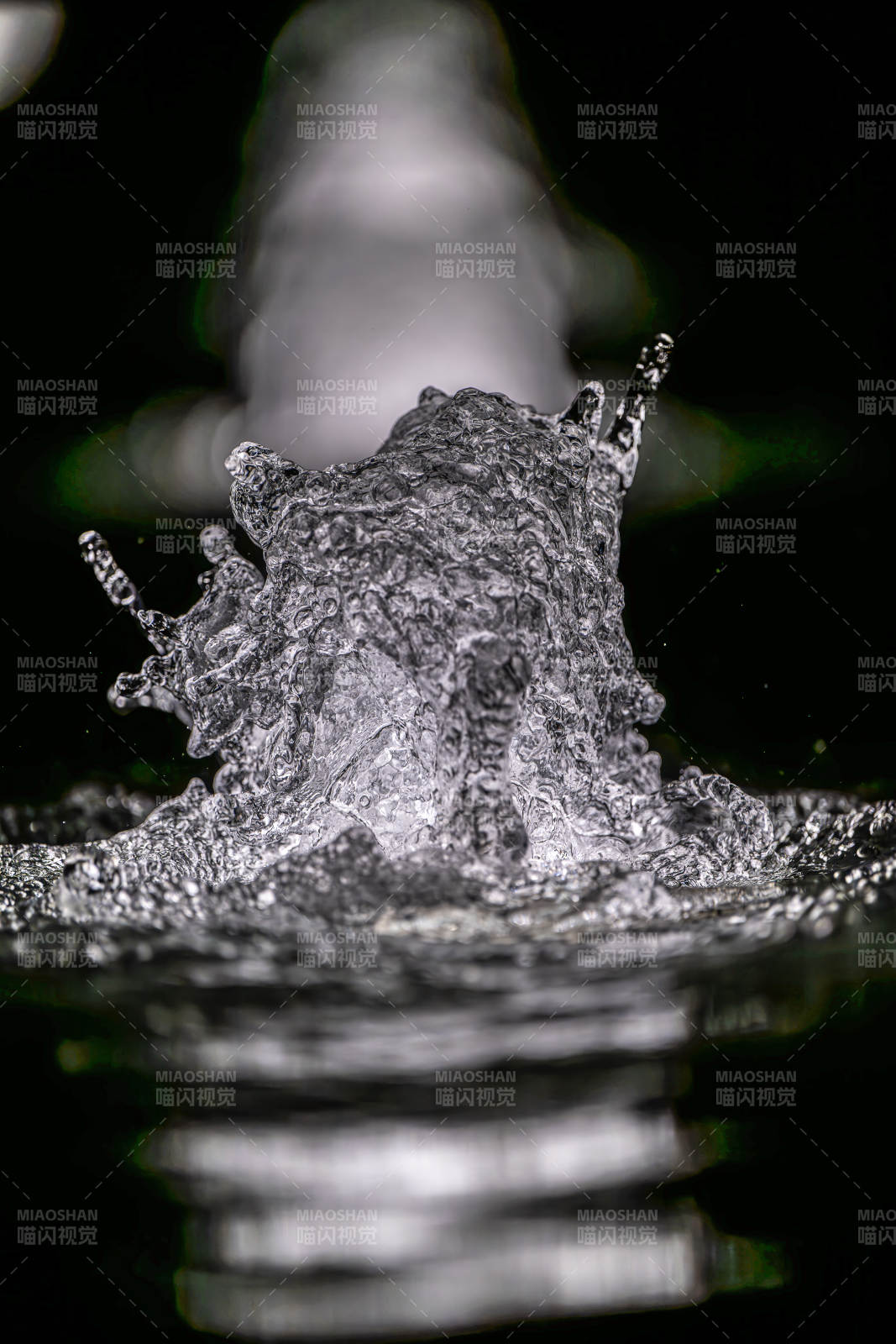 水花飞溅瞬间图片