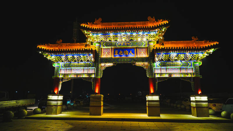 夜色中廊坊胜芳古镇的牌楼图片