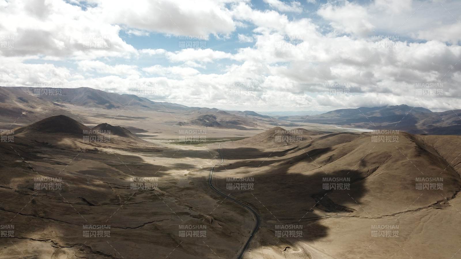 西藏阿里的风景图片