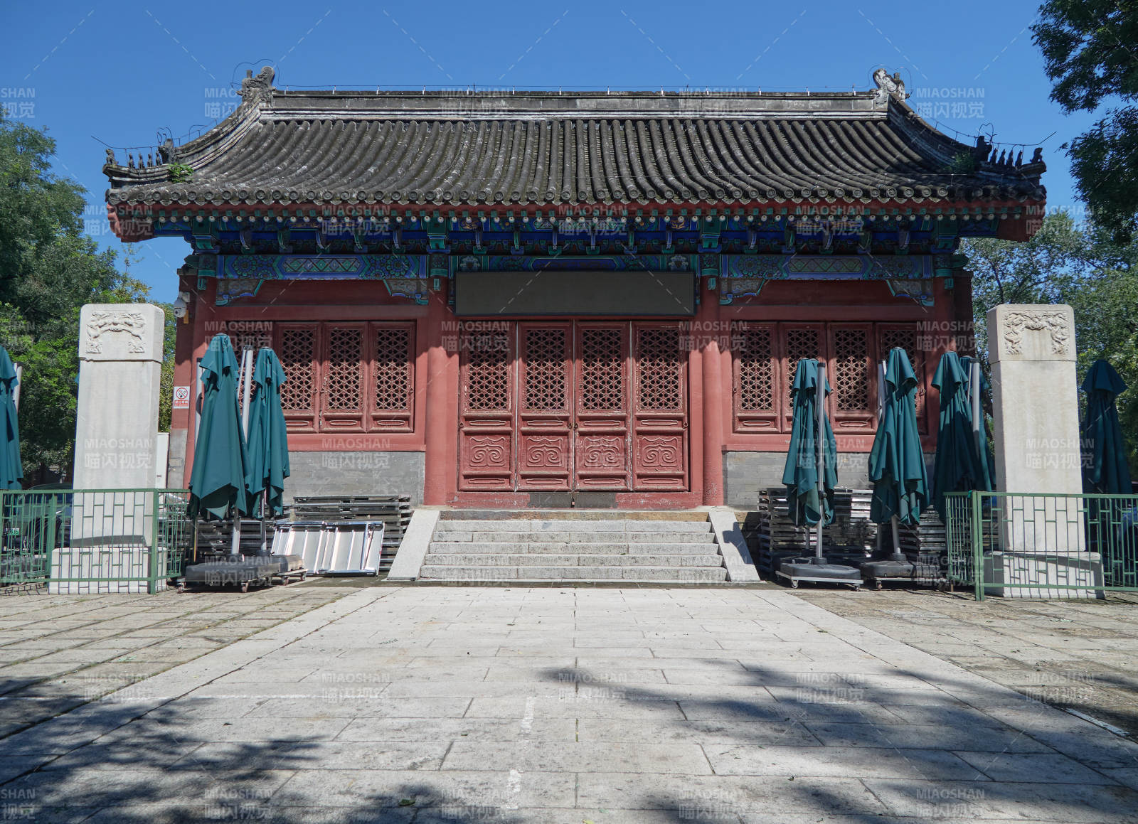 北京市西城区报国寺内中殿图片