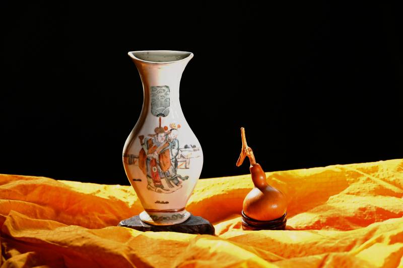 清同治粉彩瓷壁瓶与葫芦图片