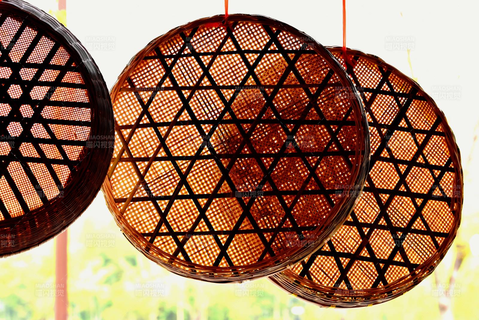 竹编灯饰悬空图片