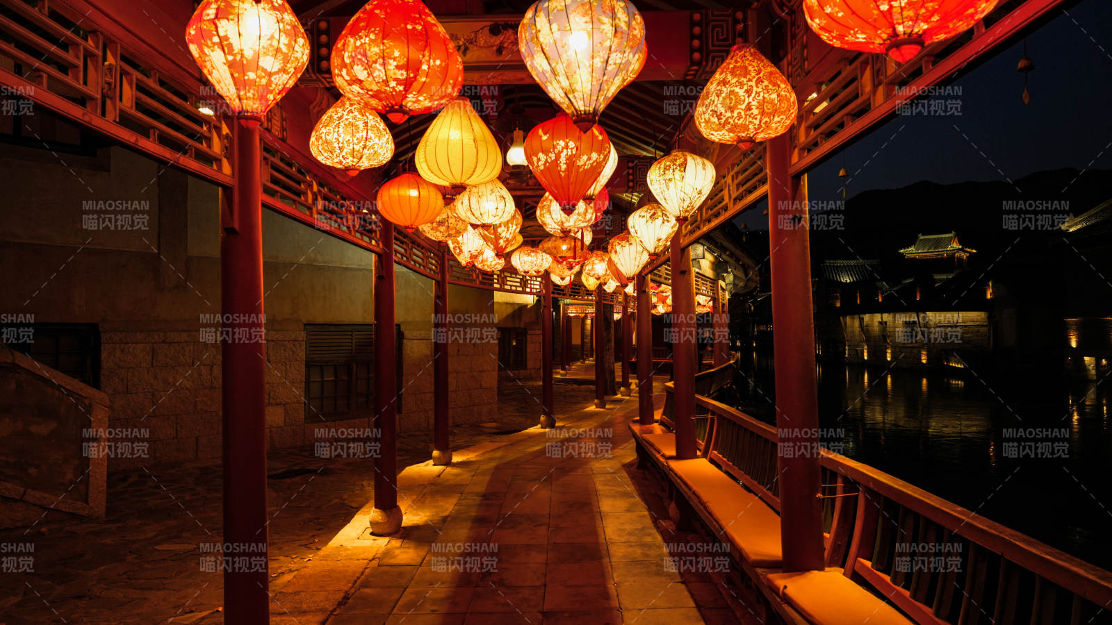 灯火长廊夜景图片