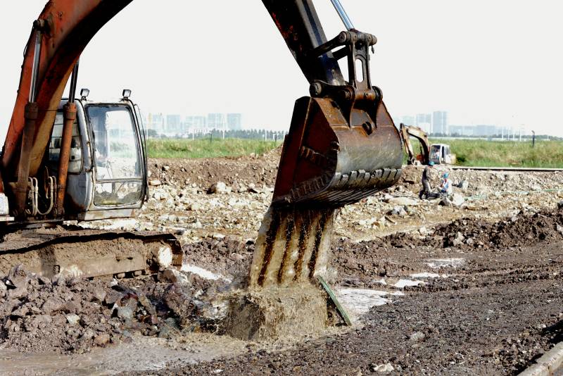 挖掘机作业现场图片