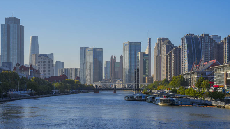天津海河清晨河畔风光图片