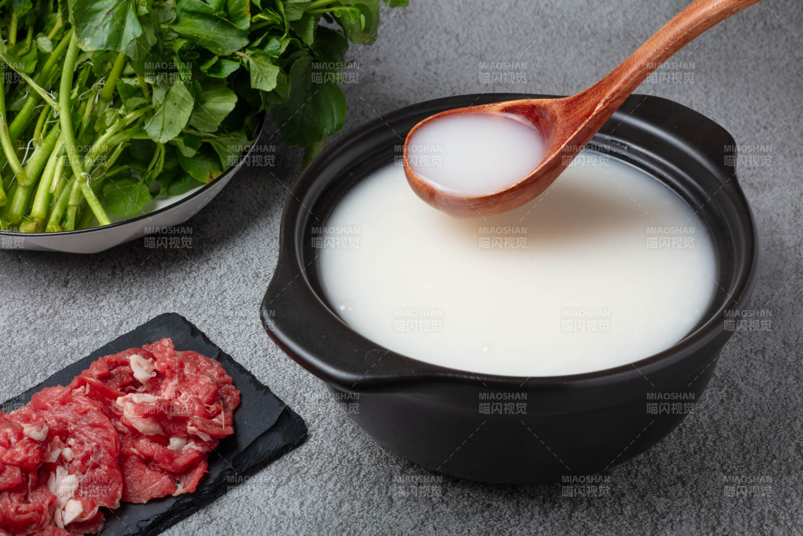 毋米粥底火锅图片