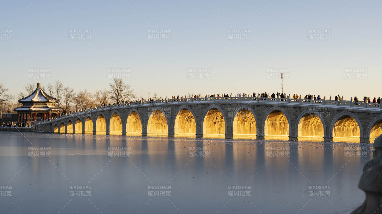 十七孔桥晨光美景图片