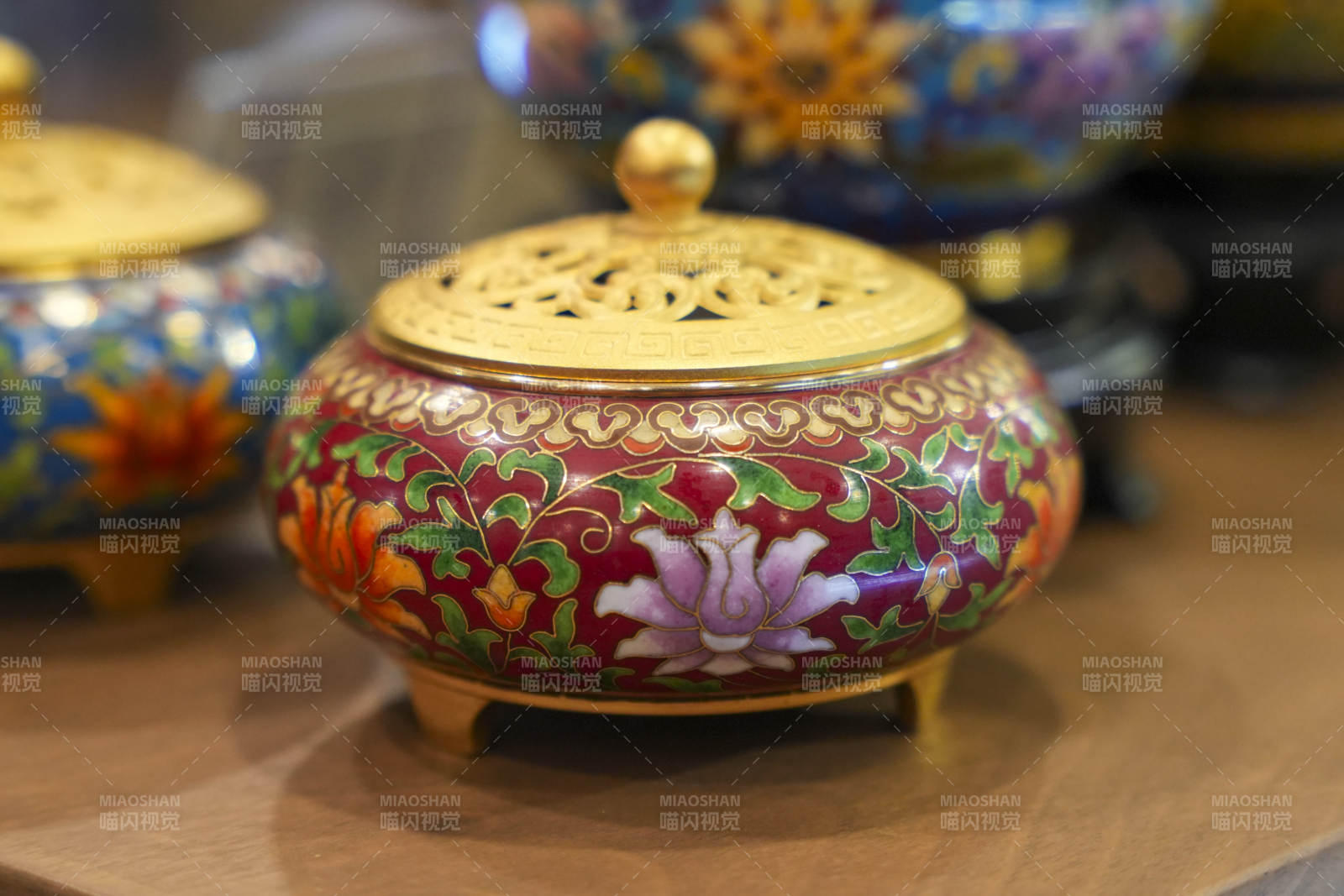 景泰蓝精美彩绘香炉图片