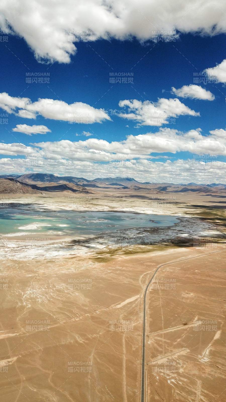 俯瞰西藏阿里的天路图片